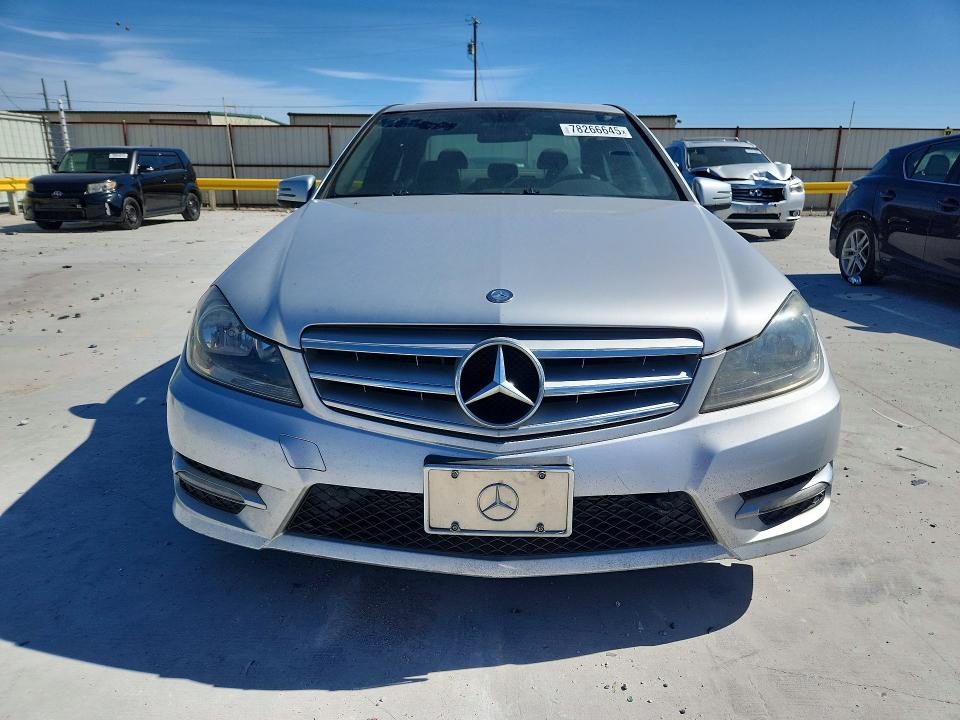 2012 Mercedes-benz C მანქანა იყიდება აუქციონზე, vin: WDDGF4HB9CA619727, აუქციონის ნომერი: 78266645
