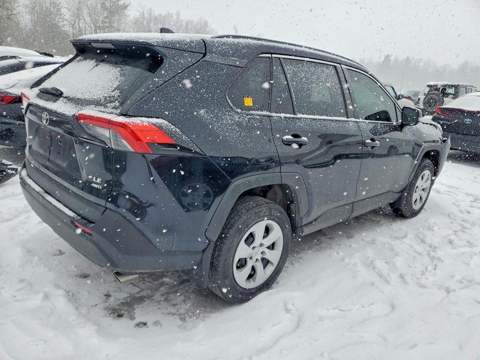 77477445 :رقم المزاد ، 2T3B1RFV5MC205832 vin ، 2021 Toyota Rav4 مزاد بيع
