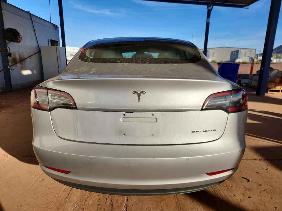 78830005 :رقم المزاد ، 5YJ3E1EB7JF096209 vin ، 2018 Tesla Model 3 مزاد بيع