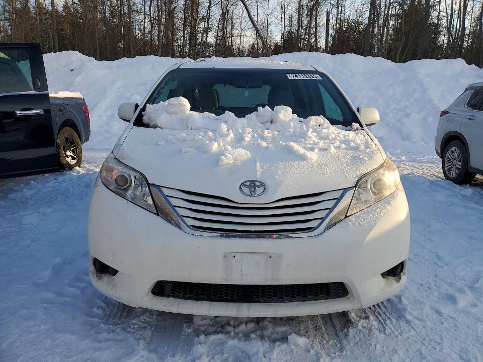 Продаж на аукціоні авто 2015 Toyota Sienna, vin: 5TDKK3DCXFS609398, номер лоту: 74110305