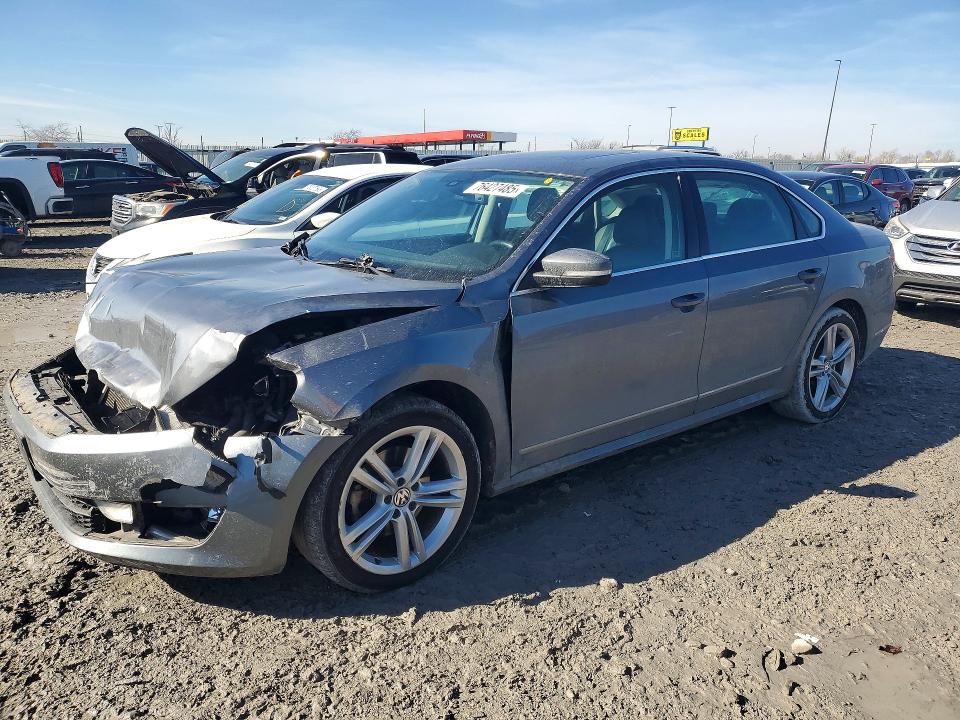 76427485 :رقم المزاد ، 1VWCV7A38FC019836 vin ، 2015 Volkswagen Passat مزاد بيع