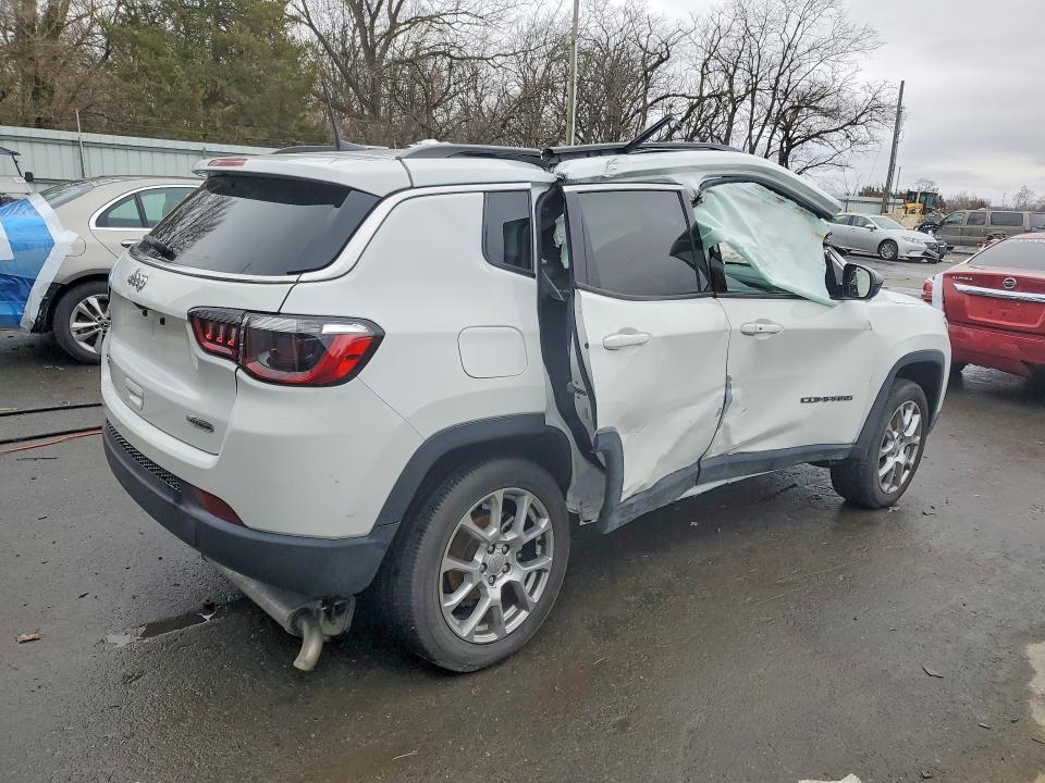 Продажа на аукционе авто 2022 Jeep Compass, vin: 3C4NJDFB7NT147588, номер лота: 77974845