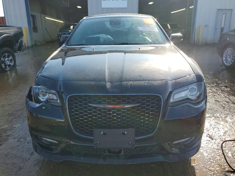 2021 Chrysler 300 მანქანა იყიდება აუქციონზე, vin: 2C3CCABT4MH660176, აუქციონის ნომერი: 76925835