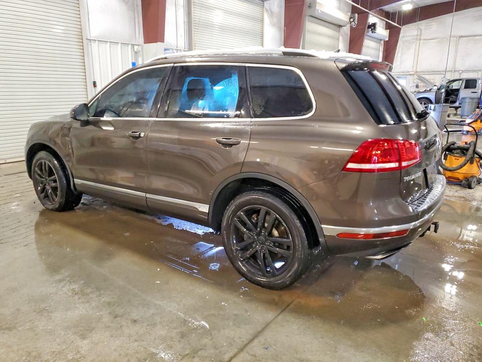 2015 Volkswagen Touareg მანქანა იყიდება აუქციონზე, vin: WVGEF9BP8FD006824, აუქციონის ნომერი: 77630645