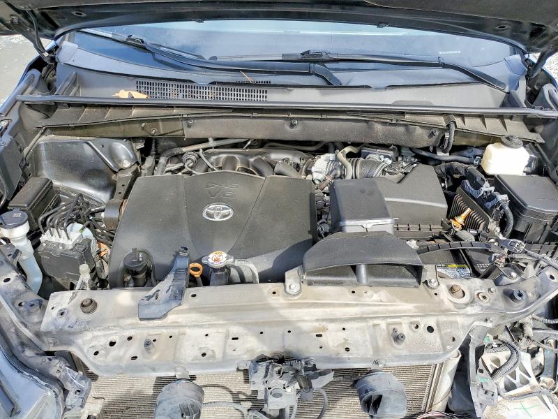 Продажа на аукционе авто 2019 Toyota Highlander, vin: 5TDKZRFH0KS359414, номер лота: 77655295