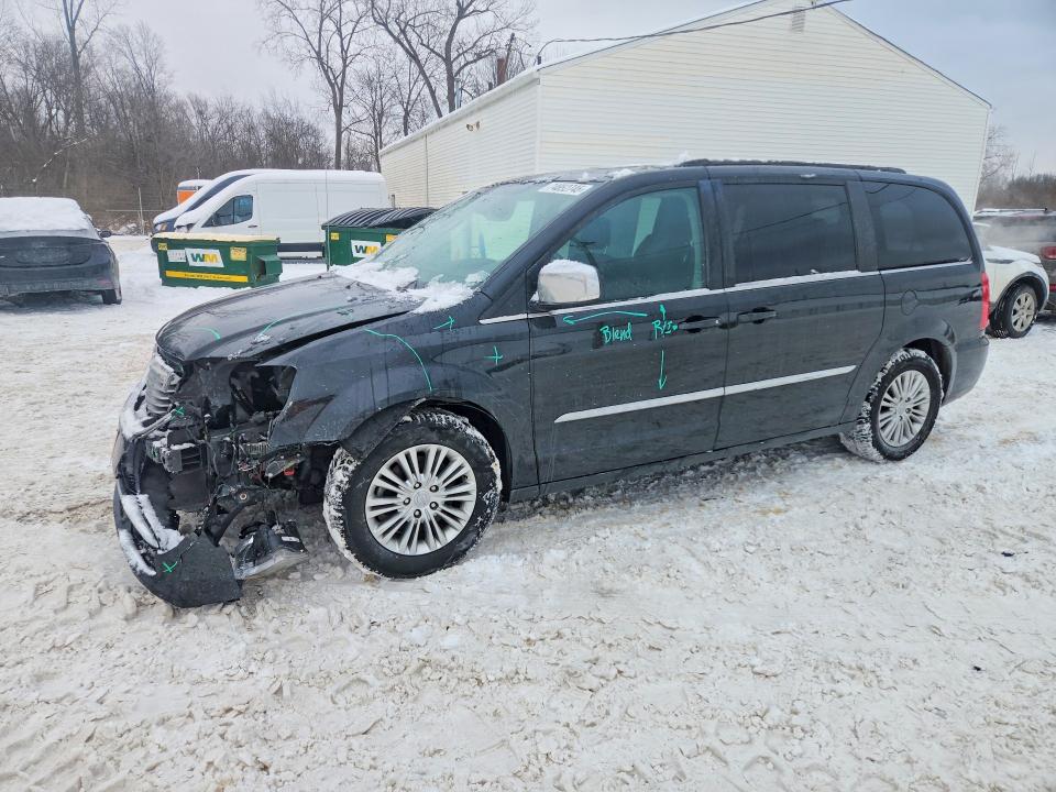 74852745 :رقم المزاد ، 2C4RC1CG3FR627237 vin ، 2015 Chrysler Town & Country مزاد بيع