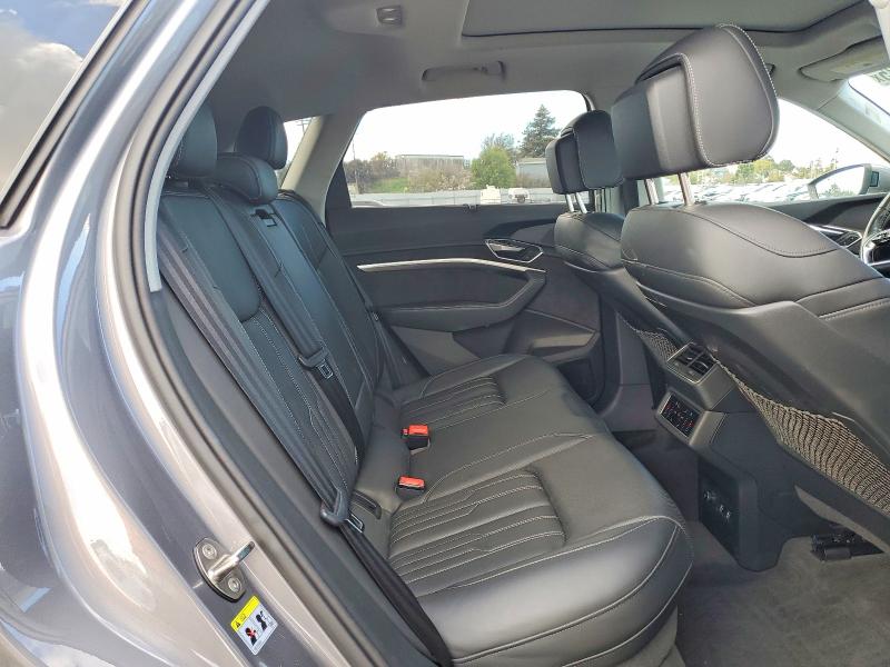 Продаж на аукціоні авто 2019 Audi E-tron, vin: WA1VABGE9KB025089, номер лоту: 78229585