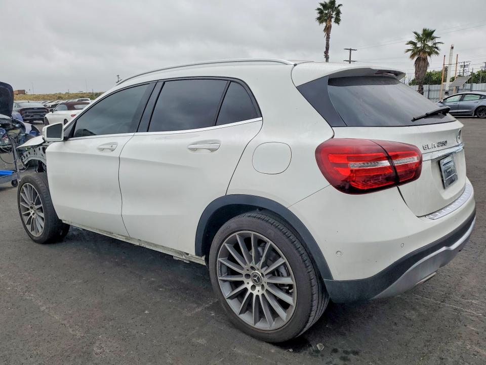 Aukcja sprzedaży 2018 Mercedes-benz Gla, vin: WDCTG4EB5JJ476423, numer aukcji: 76839925