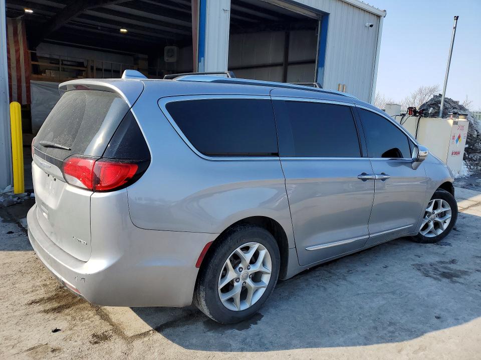 75363505 :رقم المزاد ، 2C4RC1GGXLR208999 vin ، 2020 Chrysler Pacifica مزاد بيع