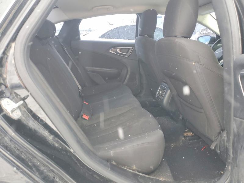 73674785 :رقم المزاد ، 1C3CCCAB5FN510561 vin ، 2015 Chrysler 200 مزاد بيع