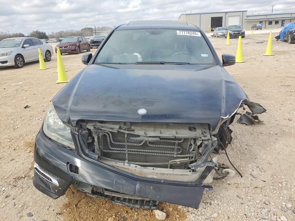 2013 Mercedes-benz C მანქანა იყიდება აუქციონზე, vin: WDDGF4HB0DA769968, აუქციონის ნომერი: 77778245