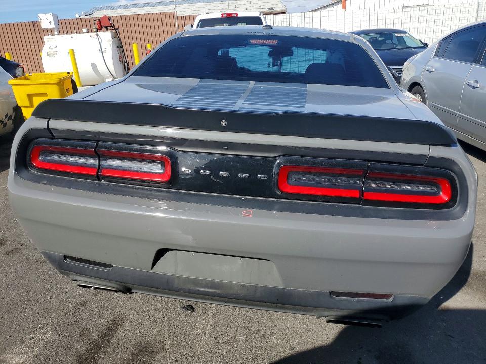 78236765 :رقم المزاد ، 2C3CDZBT7HH611068 vin ، 2017 Dodge Challenger مزاد بيع
