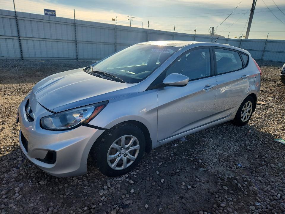 2012 Hyundai Accent მანქანა იყიდება აუქციონზე, vin: KMHCT5AE5CU049117, აუქციონის ნომერი: 75906995