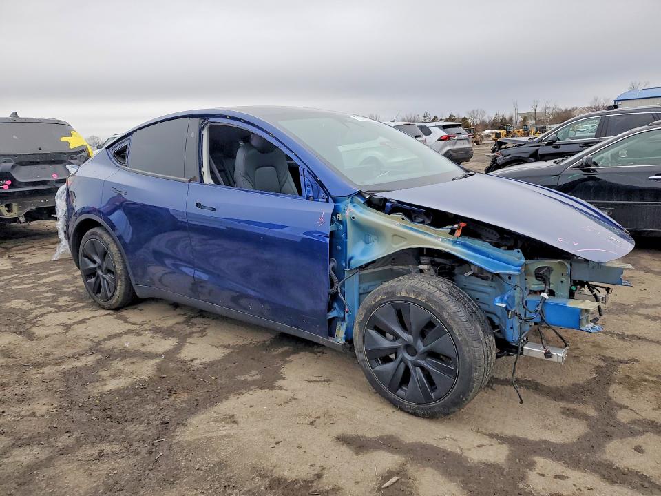 Продаж на аукціоні авто 2024 Tesla Model Y, vin: 7SAYGAEE2RF121977, номер лоту: 76789385