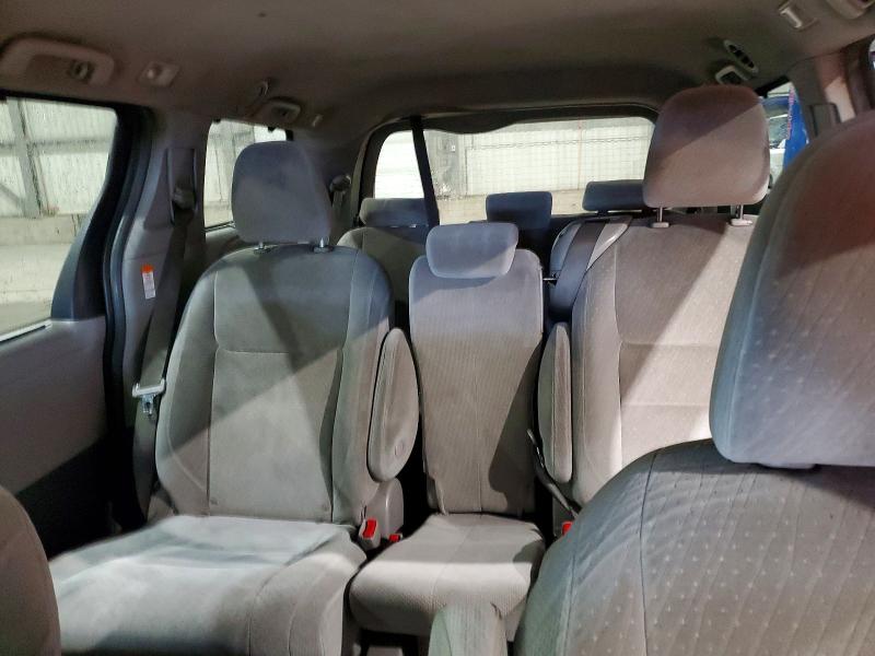 2018 Toyota Sienna Le მანქანა იყიდება აუქციონზე, vin: 5TDKZ3DC4JS937369, აუქციონის ნომერი: 76595475