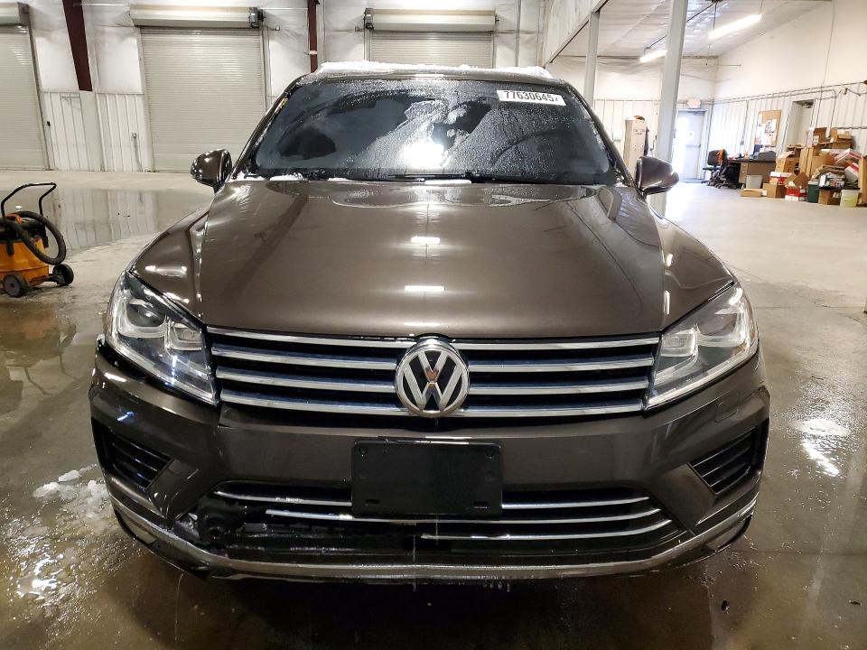2015 Volkswagen Touareg მანქანა იყიდება აუქციონზე, vin: WVGEF9BP8FD006824, აუქციონის ნომერი: 77630645