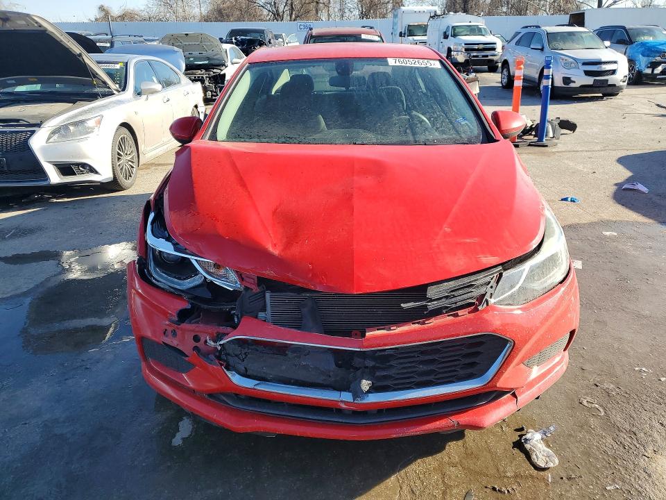 76052655 :رقم المزاد ، 1G1BE5SM0J7247348 vin ، 2018 Chevrolet Cruze مزاد بيع