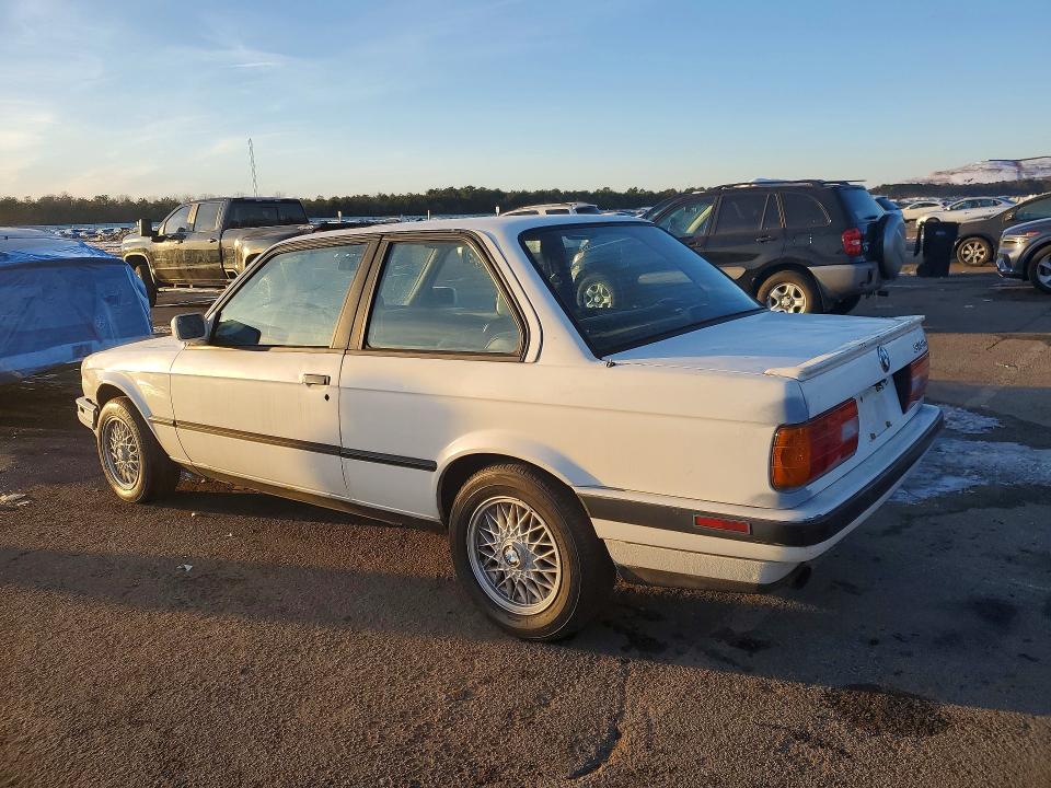 1991 Bmw 318 Is მანქანა იყიდება აუქციონზე, vin: WBAAF9310MEE70520, აუქციონის ნომერი: 75706415