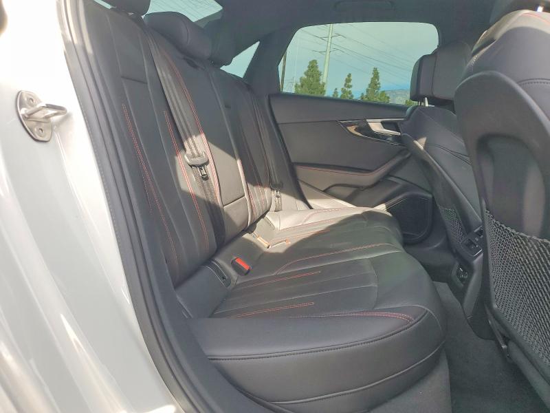 Продажа на аукционе авто 2019 Audi A4, vin: WAUENAF47KN003472, номер лота: 76184555