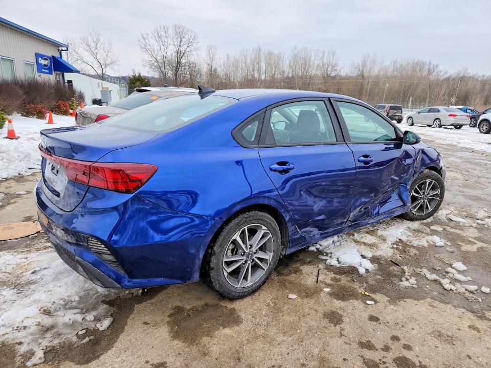 2023 Kia Forte მანქანა იყიდება აუქციონზე, vin: 3KPF24AD5PE572115, აუქციონის ნომერი: 75820815