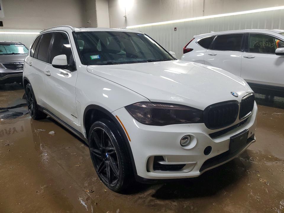 75637085 :رقم المزاد ، 5UXKR0C59J0X85611 vin ، 2018 Bmw X5 مزاد بيع