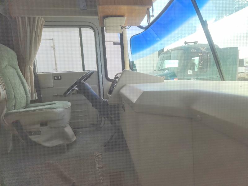 Auction sale of the 2000 Freigliner Chassis, vin: 4UZ6XJCAXXCB97301, lot number: 78459535