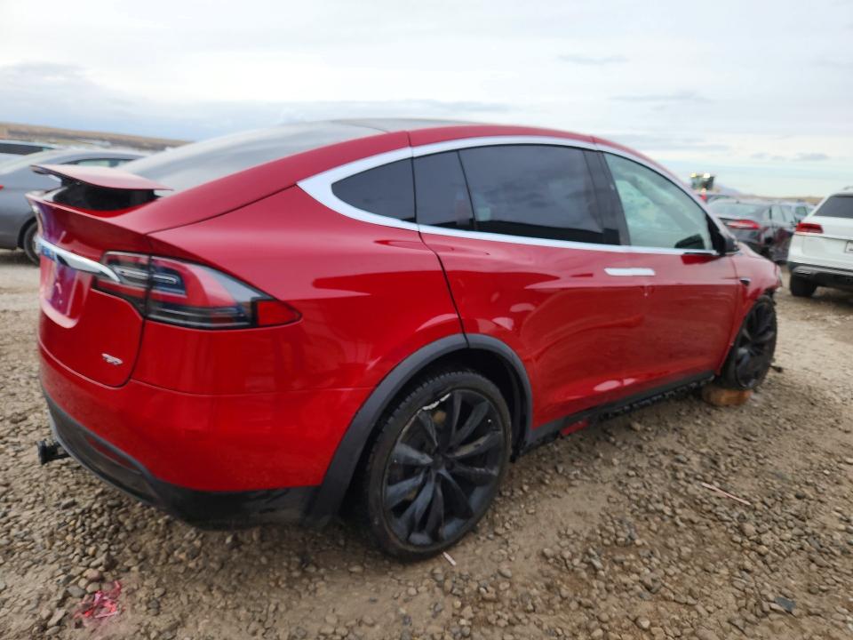 Продажа на аукционе авто 2018 Tesla Model X, vin: 5YJXCBE2XJF113002, номер лота: 76834625