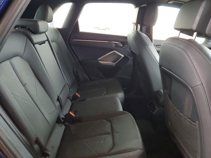 77390495 :رقم المزاد ، WA1DECF33N1131537 vin ، 2022 Audi Q3 مزاد بيع