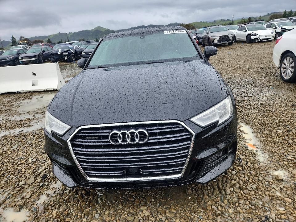 Продажа на аукционе авто 2017 Audi A3, vin: WAUJ8GFFXH1019904, номер лота: 77571665
