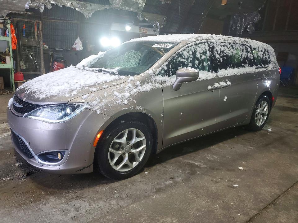 49297246 :رقم المزاد ، 2C4RC1FG4JR227403 vin ، 2018 Chrysler Pacifica مزاد بيع