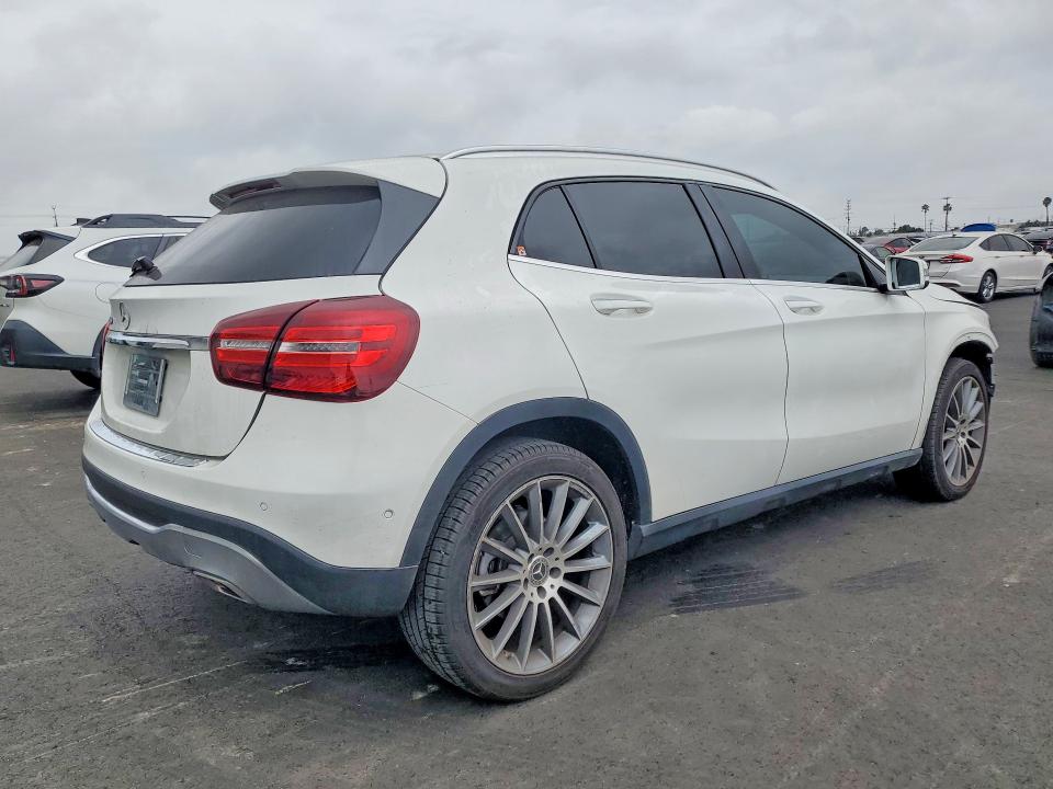 Aukcja sprzedaży 2018 Mercedes-benz Gla, vin: WDCTG4EB5JJ476423, numer aukcji: 76839925