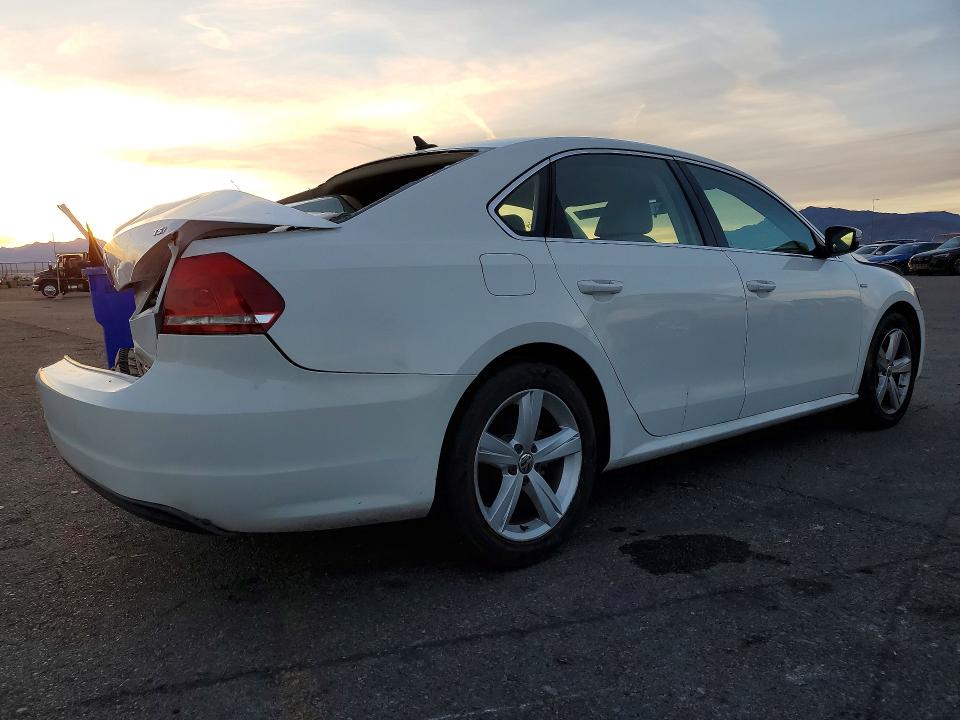 79059085 :رقم المزاد ، 1VWAS7A38FC095928 vin ، 2015 Volkswagen Passat مزاد بيع