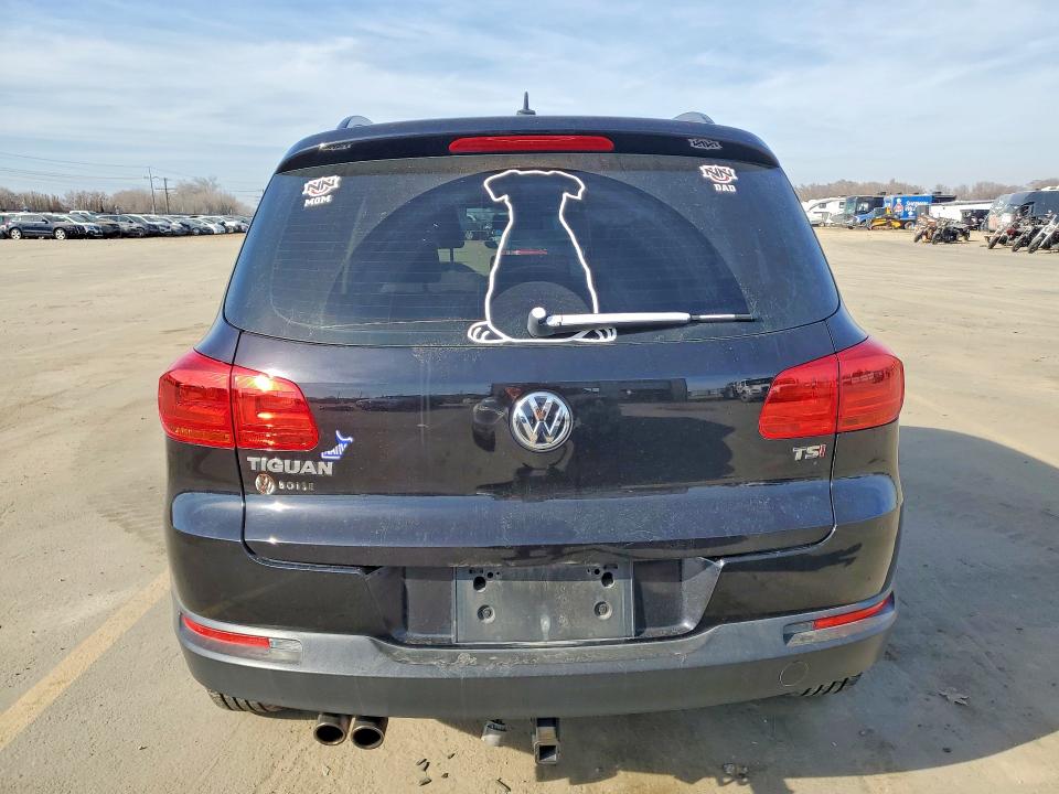 75642545 :رقم المزاد ، WVGAV7AX2GW502635 vin ، 2016 Volkswagen Tiguan مزاد بيع
