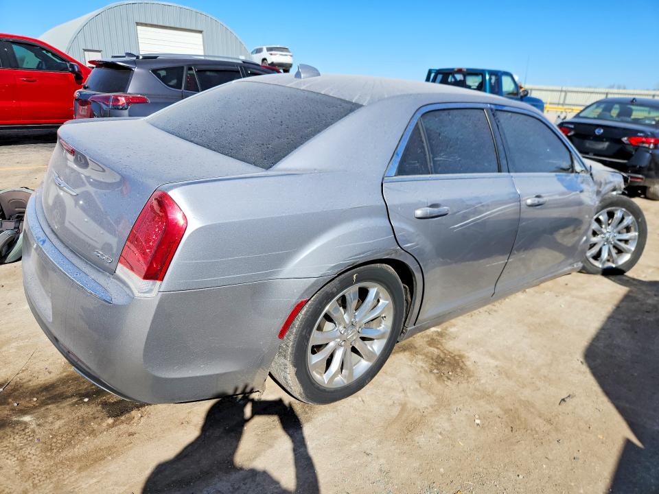 78495635 :رقم المزاد ، 2C3CCARG2HH521968 vin ، 2017 Chrysler 300 مزاد بيع
