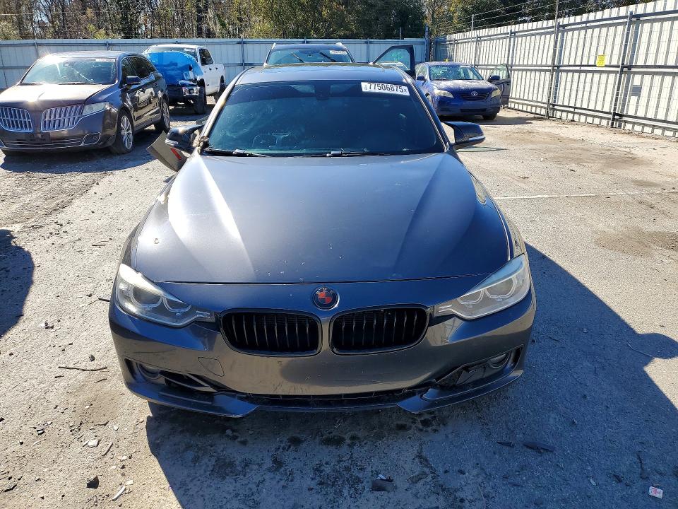 2013 Bmw 335 მანქანა იყიდება აუქციონზე, vin: WBA3A9C56DF476517, აუქციონის ნომერი: 77506875