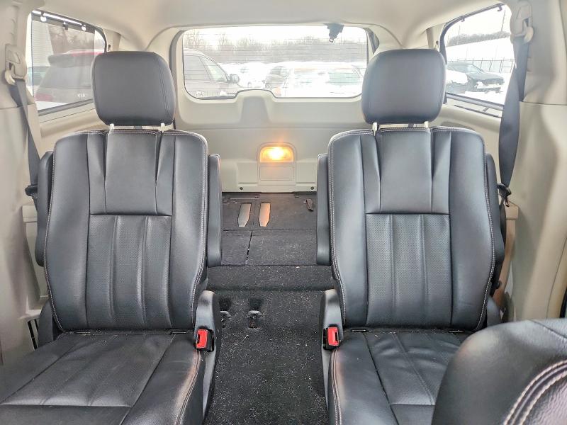 74852745 :رقم المزاد ، 2C4RC1CG3FR627237 vin ، 2015 Chrysler Town & Country مزاد بيع
