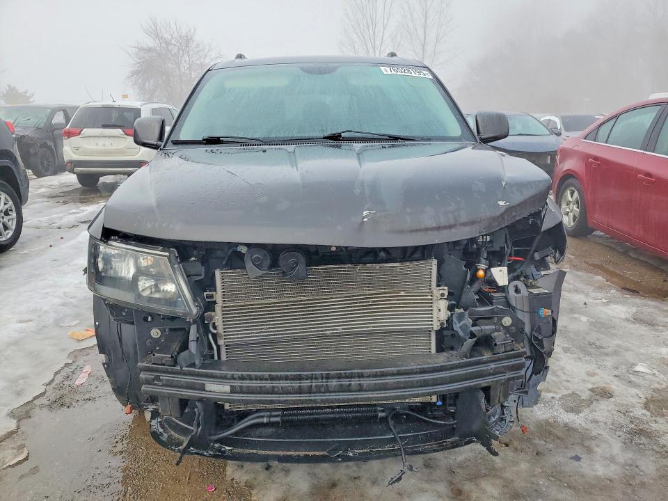 76528195 :رقم المزاد ، 3C4PDCGG4HT587647 vin ، 2017 Dodge Journey مزاد بيع