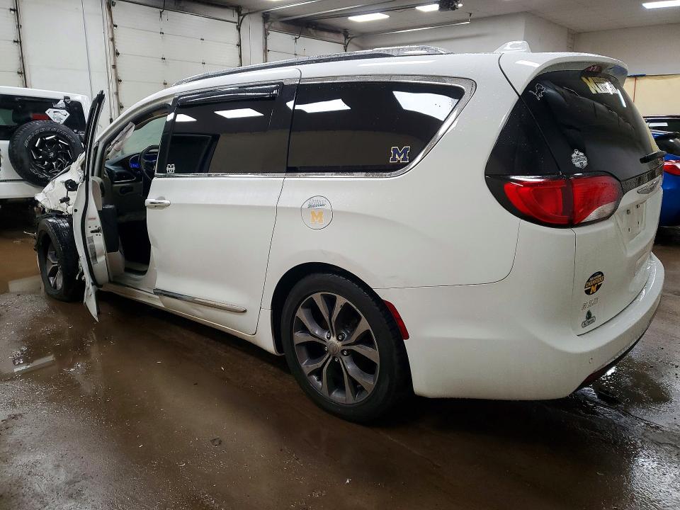 77438745 :رقم المزاد ، 2C4RC1GG6HR560386 vin ، 2017 Chrysler Pacifica مزاد بيع