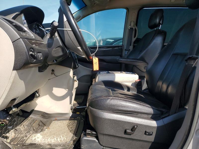 2015 Chrysler Town & Country მანქანა იყიდება აუქციონზე, vin: 2C4RC1BGXFR595615, აუქციონის ნომერი: 77557315