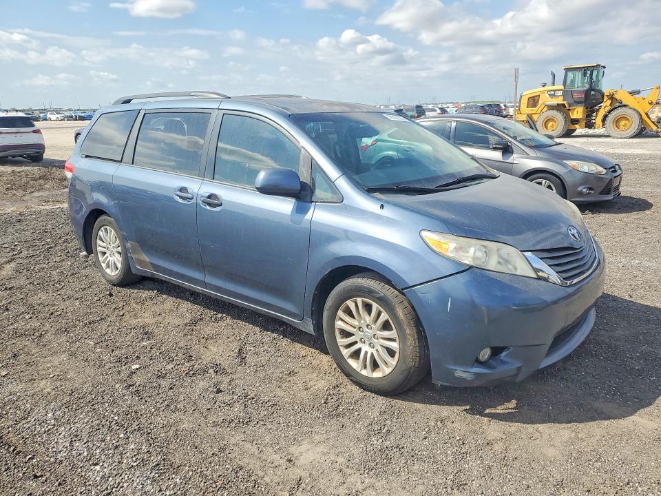 78521105 :رقم المزاد ، 5TDYK3DC2ES508123 vin ، 2014 Toyota Sienna مزاد بيع