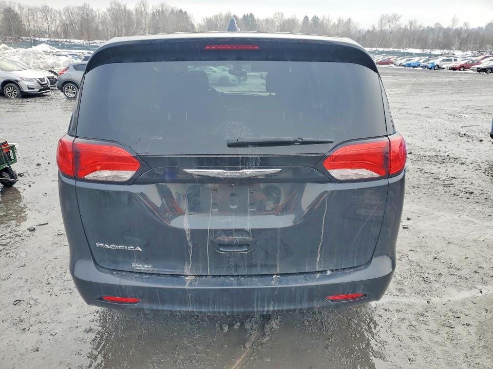 76900415 :رقم المزاد ، 2C4RC1CG8HR610856 vin ، 2017 Chrysler Pacifica مزاد بيع