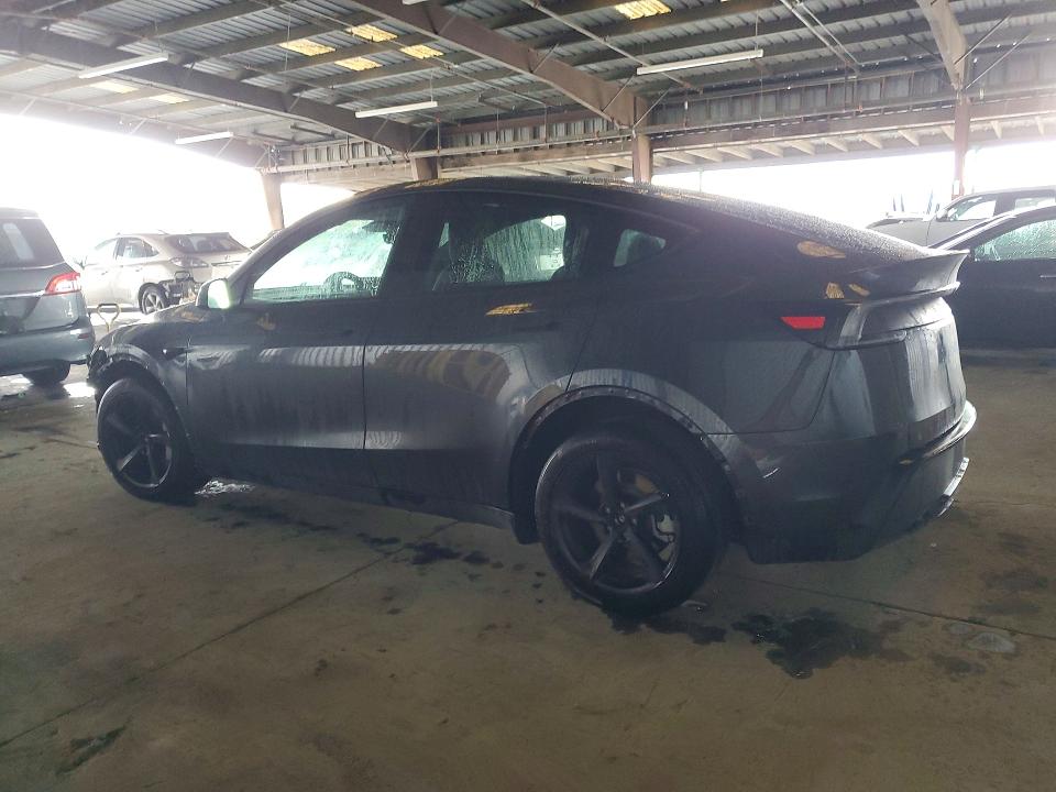 75558195 :رقم المزاد ، 7SAYGDEE6TF358979 vin ، 2026 Tesla Model Y مزاد بيع