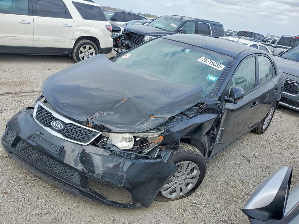 2013 Kia Forte მანქანა იყიდება აუქციონზე, vin: KNAFT4A26D5733278, აუქციონის ნომერი: 76719285