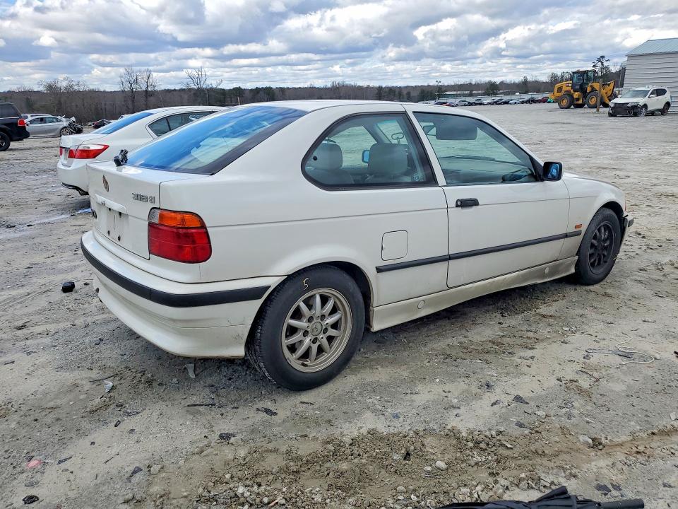 79061065 :رقم المزاد ، WBACG8321VAU39243 vin ، 1997 Bmw 318 مزاد بيع