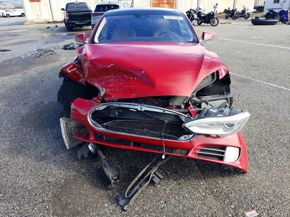 2015 Tesla Model S მანქანა იყიდება აუქციონზე, vin: 5YJSA1H27FFP70191, აუქციონის ნომერი: 77311725
