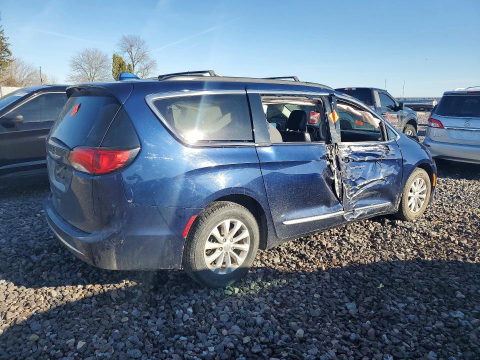 Продаж на аукціоні авто 2017 Chrysler Pacifica, vin: 2C4RC1BG5HR527242, номер лоту: 78916145