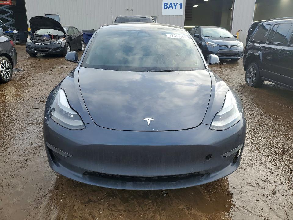 77919985 :رقم المزاد ، 5YJ3E1EB2NF273092 vin ، 2022 Tesla Model 3 مزاد بيع