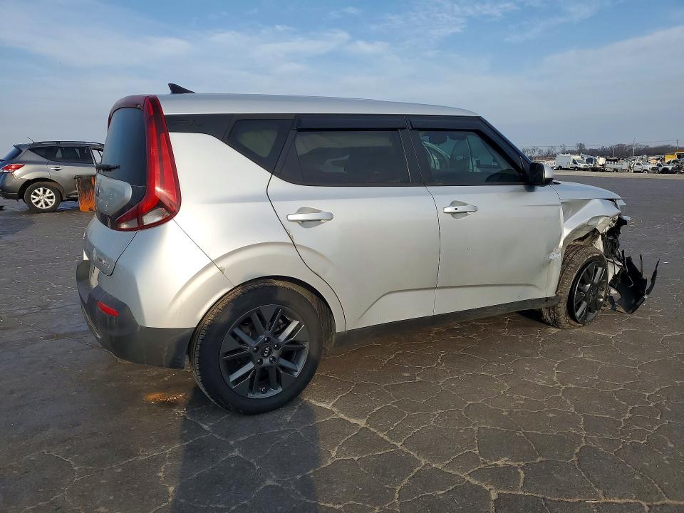 76839695 :رقم المزاد ، KNDJ33AU3M7737141 vin ، 2021 Kia Soul مزاد بيع