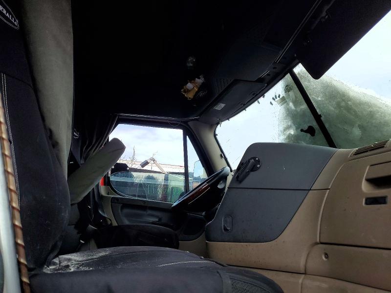Продаж на аукціоні авто 2016 Freightliner Cascadia, vin: 3AKGGLD55GSGS1843, номер лоту: 77849465