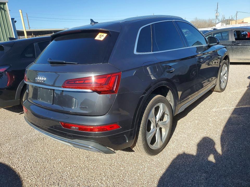 76017495 :رقم المزاد ، WA1BAAFY4M2010205 vin ، 2021 Audi Q5 Premium مزاد بيع